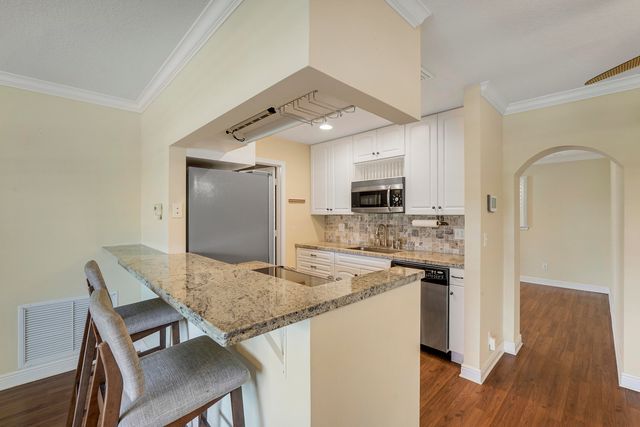 614 SW Golf Drive, Boynton Beach, FL 33426