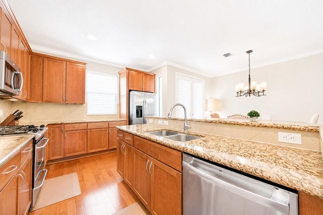2320 Emancipation Avenue, Houston, TX 77004