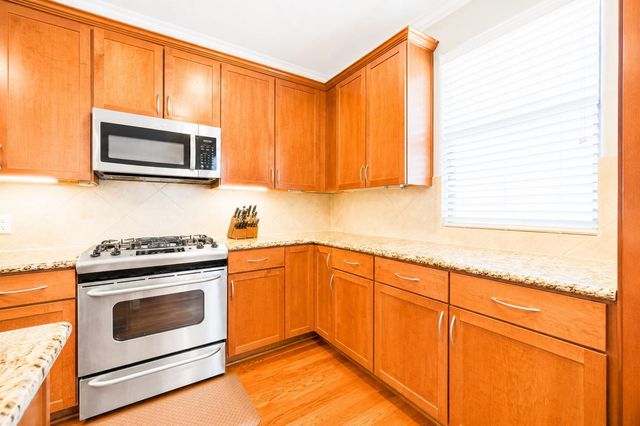 2320 Emancipation Avenue, Houston, TX 77004