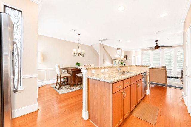 2320 Emancipation Avenue, Houston, TX 77004