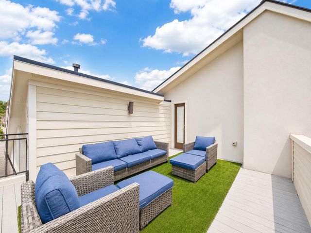 2320 Emancipation Avenue, Houston, TX 77004