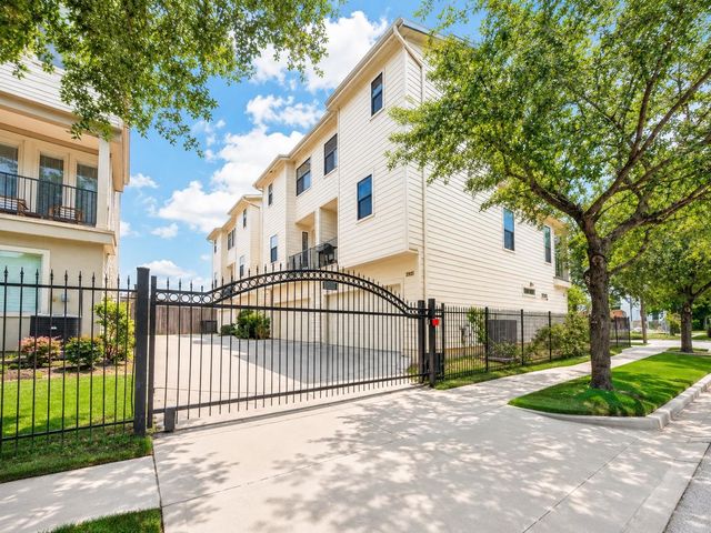 2320 Emancipation Avenue, Houston, TX 77004