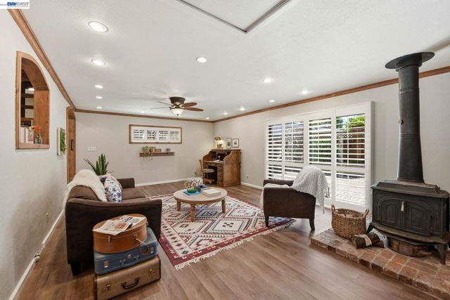 1738 Via Buena Vis, San Lorenzo, CA 94580