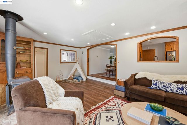 1738 Via Buena Vis, San Lorenzo, CA 94580