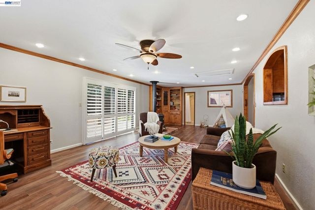 1738 Via Buena Vis, San Lorenzo, CA 94580