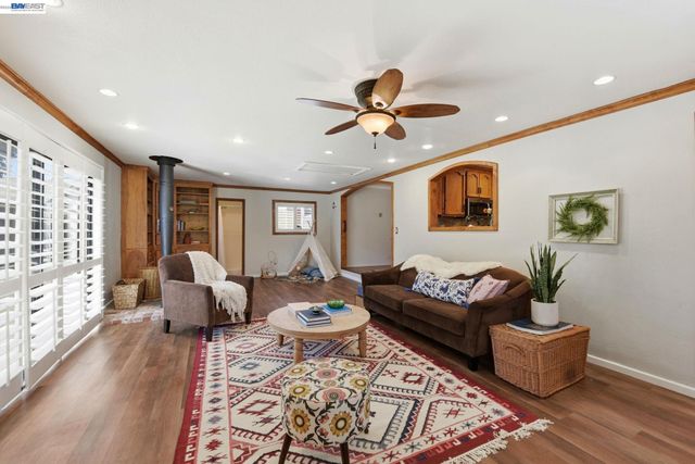 1738 Via Buena Vis, San Lorenzo, CA 94580