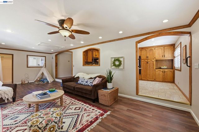 1738 Via Buena Vis, San Lorenzo, CA 94580