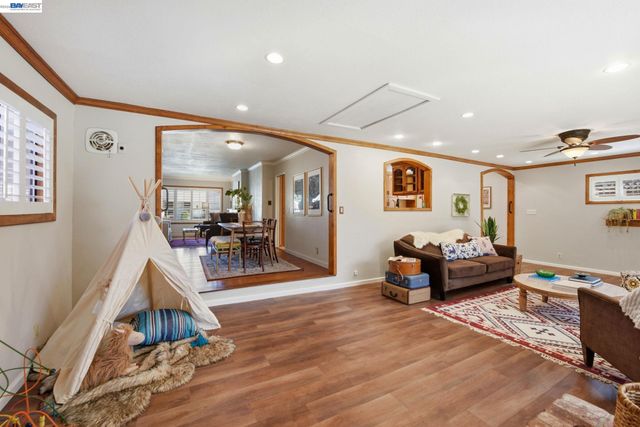 1738 Via Buena Vis, San Lorenzo, CA 94580