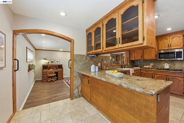 1738 Via Buena Vis, San Lorenzo, CA 94580