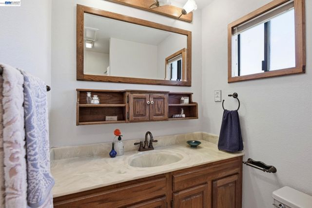 1738 Via Buena Vis, San Lorenzo, CA 94580