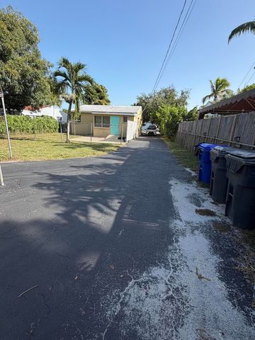 2647 PIERCE Street, Hollywood, FL 33020