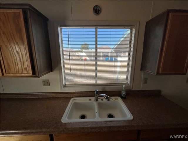 2735 E Suffock Avenue, Kingman, AZ 86409