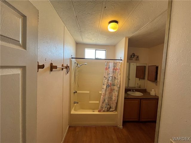 2735 E Suffock Avenue, Kingman, AZ 86409