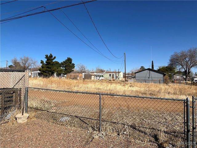 2735 E Suffock Avenue, Kingman, AZ 86409