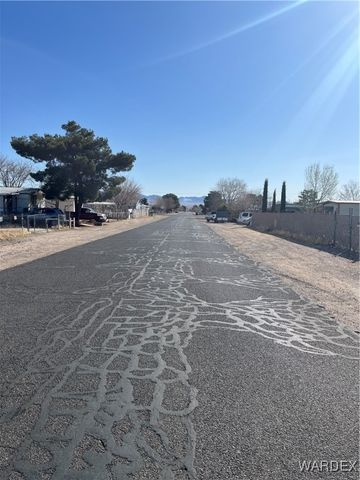 2735 E Suffock Avenue, Kingman, AZ 86409