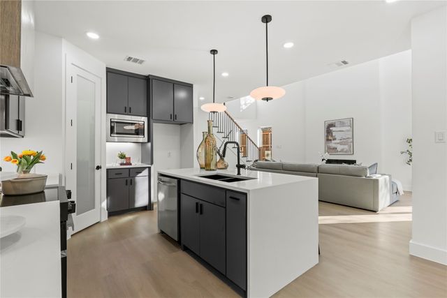 459 Hart Street, Dallas, TX 75203