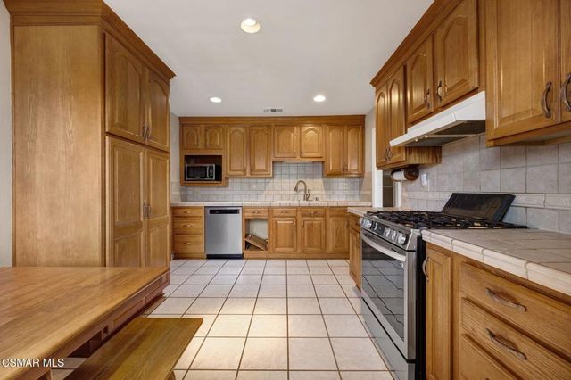 981 Evergreen Lane, Port Hueneme, CA 93041