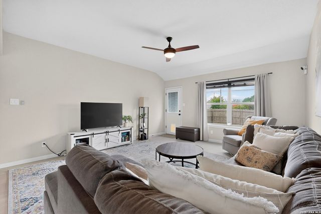 4815 Badland Beacon, Converse, TX 78109