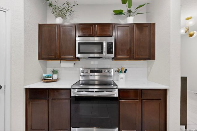 4815 Badland Beacon, Converse, TX 78109