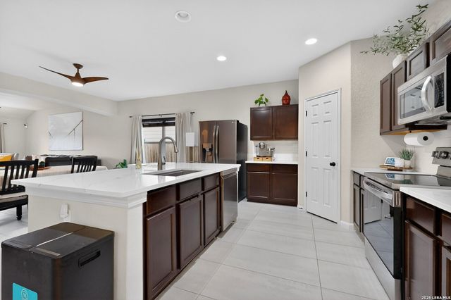 4815 Badland Beacon, Converse, TX 78109