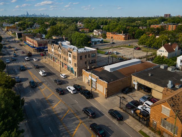 6915 S Ashland Avenue, Chicago, IL 60636