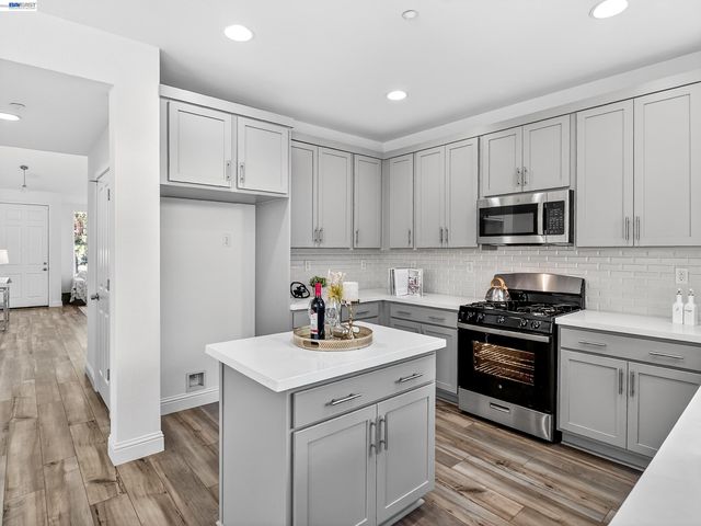 34907 Limestone Ct, Union City, CA 94587