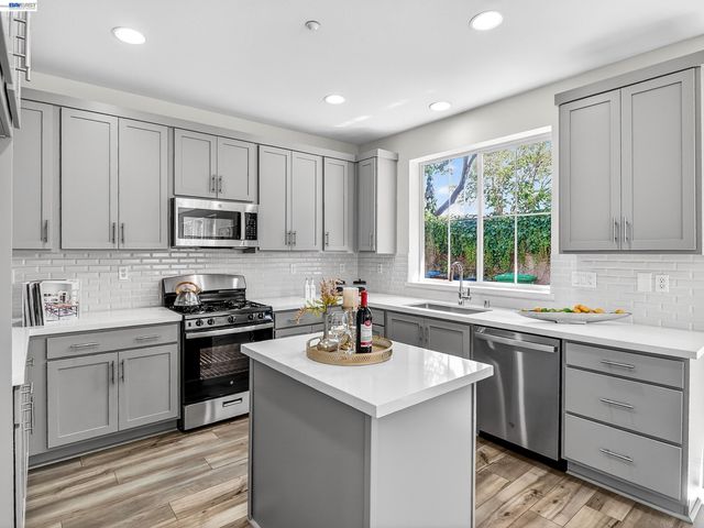 34907 Limestone Ct, Union City, CA 94587