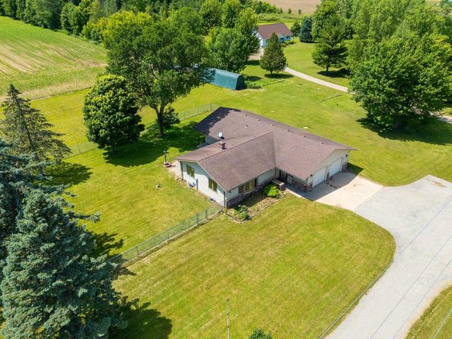 8895 US HWY 141, Lena, WI 54139