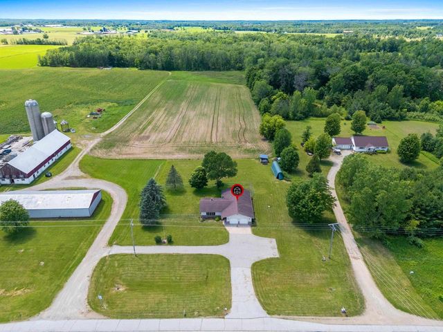 8895 US HWY 141, Lena, WI 54139