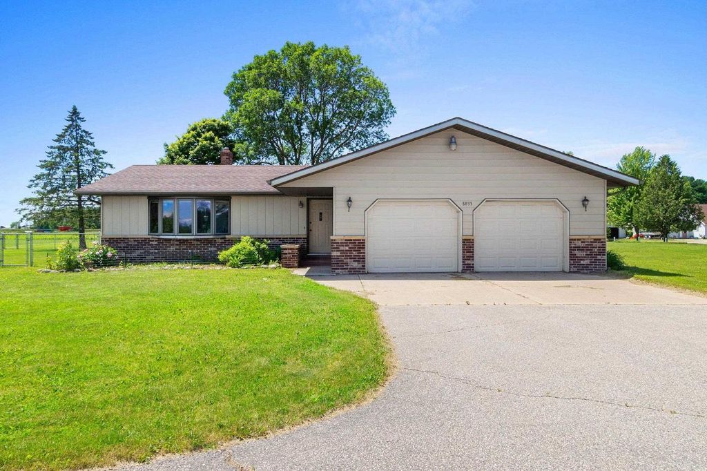 8895 US HWY 141, Lena, WI 54139