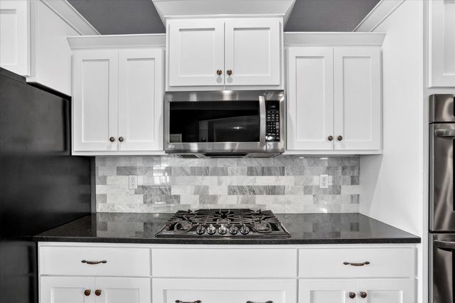 634 N Rockingham Avenue, Nixa, MO 65714