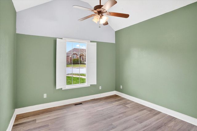 634 N Rockingham Avenue, Nixa, MO 65714