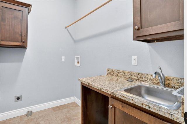 634 N Rockingham Avenue, Nixa, MO 65714