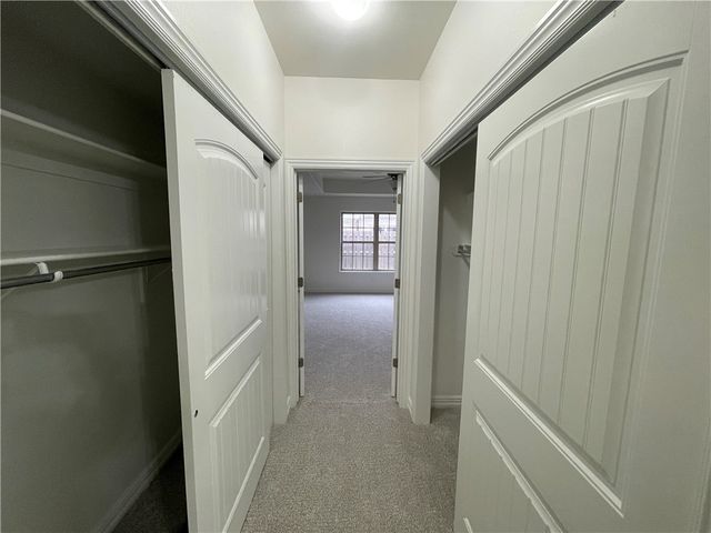 2814 W Valley West Court, Rogers, AR 72756