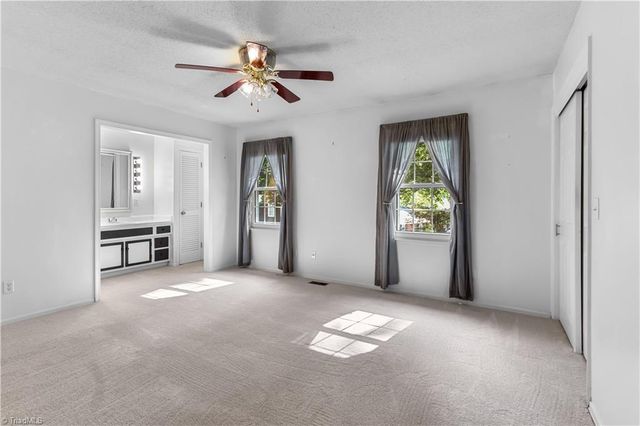 3997 Valley Court B, Winston-salem, NC 27106