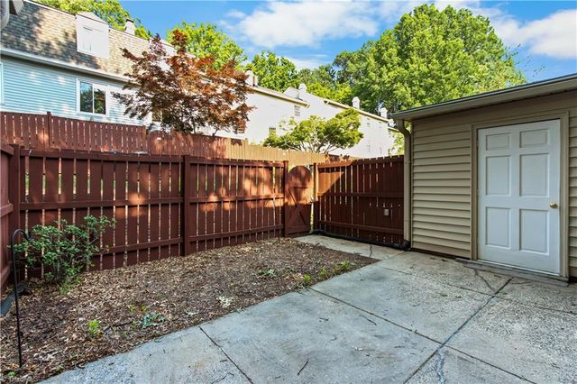 3997 Valley Court B, Winston-salem, NC 27106