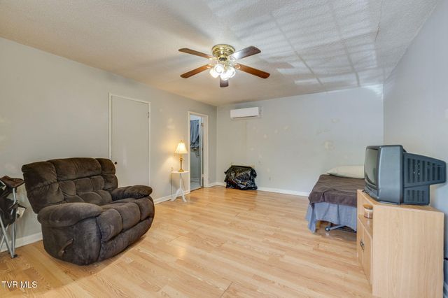 4006 Memorial Boulevard, Kingsport, TN 37664