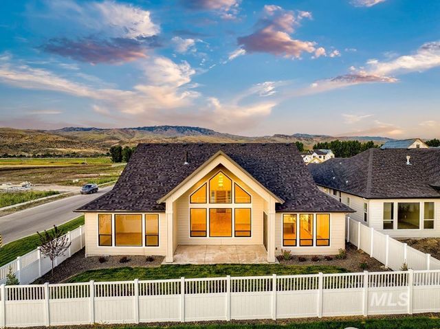13265 N Spring Creek Way, Boise, ID 83714