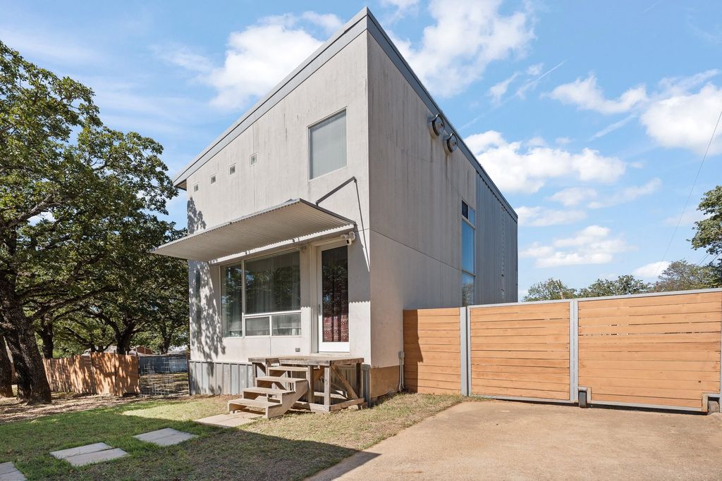 408 Pecan Drive, Burleson, TX 76028 — exterior