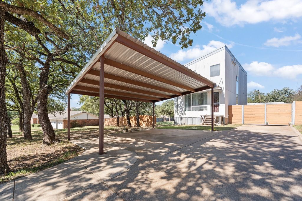 408 Pecan Drive, Burleson, TX 76028 — photo 4