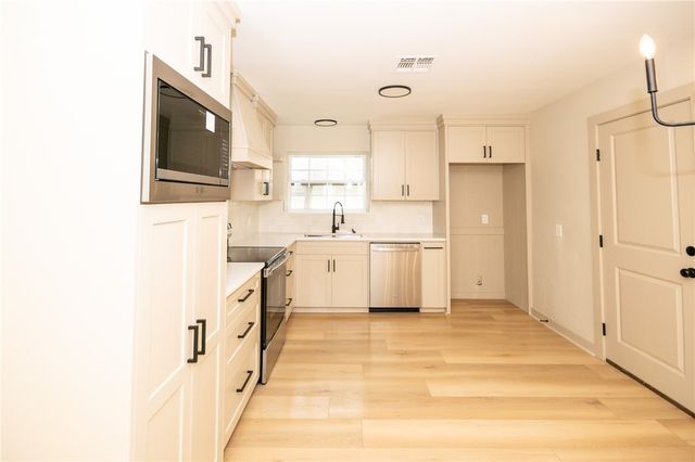 1019 Espana Dr, Portland, TX 78374