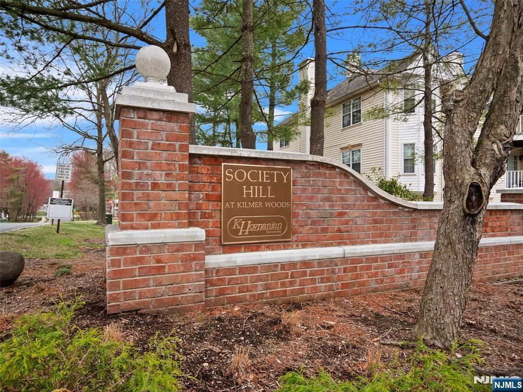 224 Larch Lane, Mahwah, NJ 07430