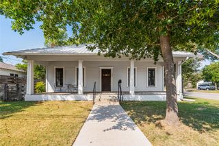 108 N Avenue B, Elgin, TX 78621