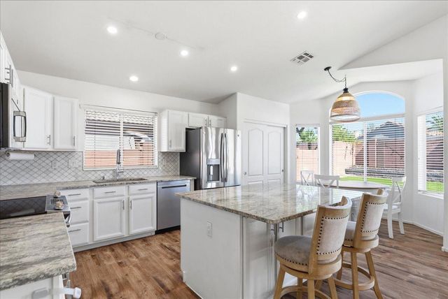 4414 E Villa Rita Drive, Phoenix, AZ 85032
