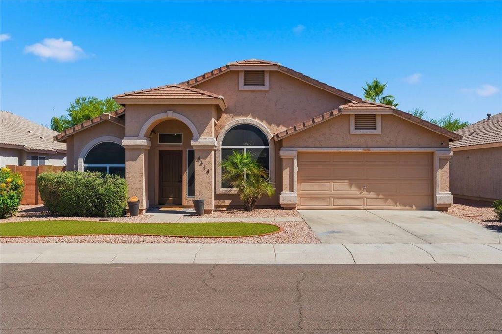 4414 E Villa Rita Drive, Phoenix, AZ 85032
