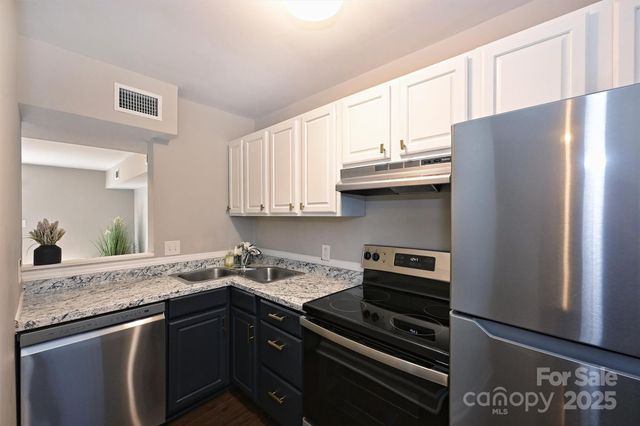 951 Hollywood Street F, Charlotte, NC 28211