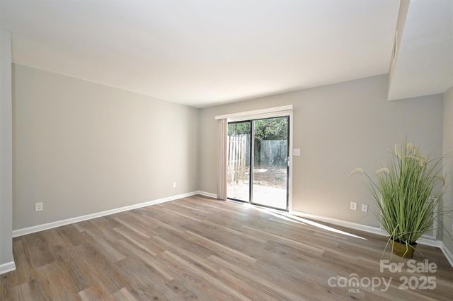 951 Hollywood Street F, Charlotte, NC 28211