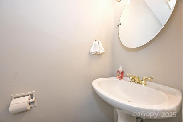 951 Hollywood Street F, Charlotte, NC 28211