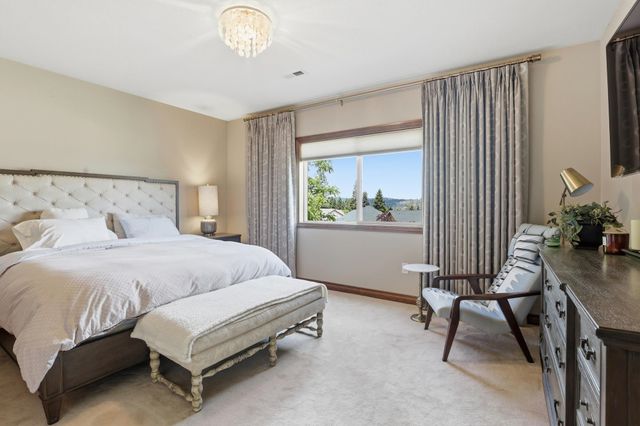 1824 W Blueberry Ln, Spokane, WA 99218