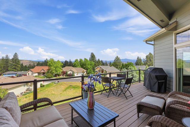 1824 W Blueberry Ln, Spokane, WA 99218
